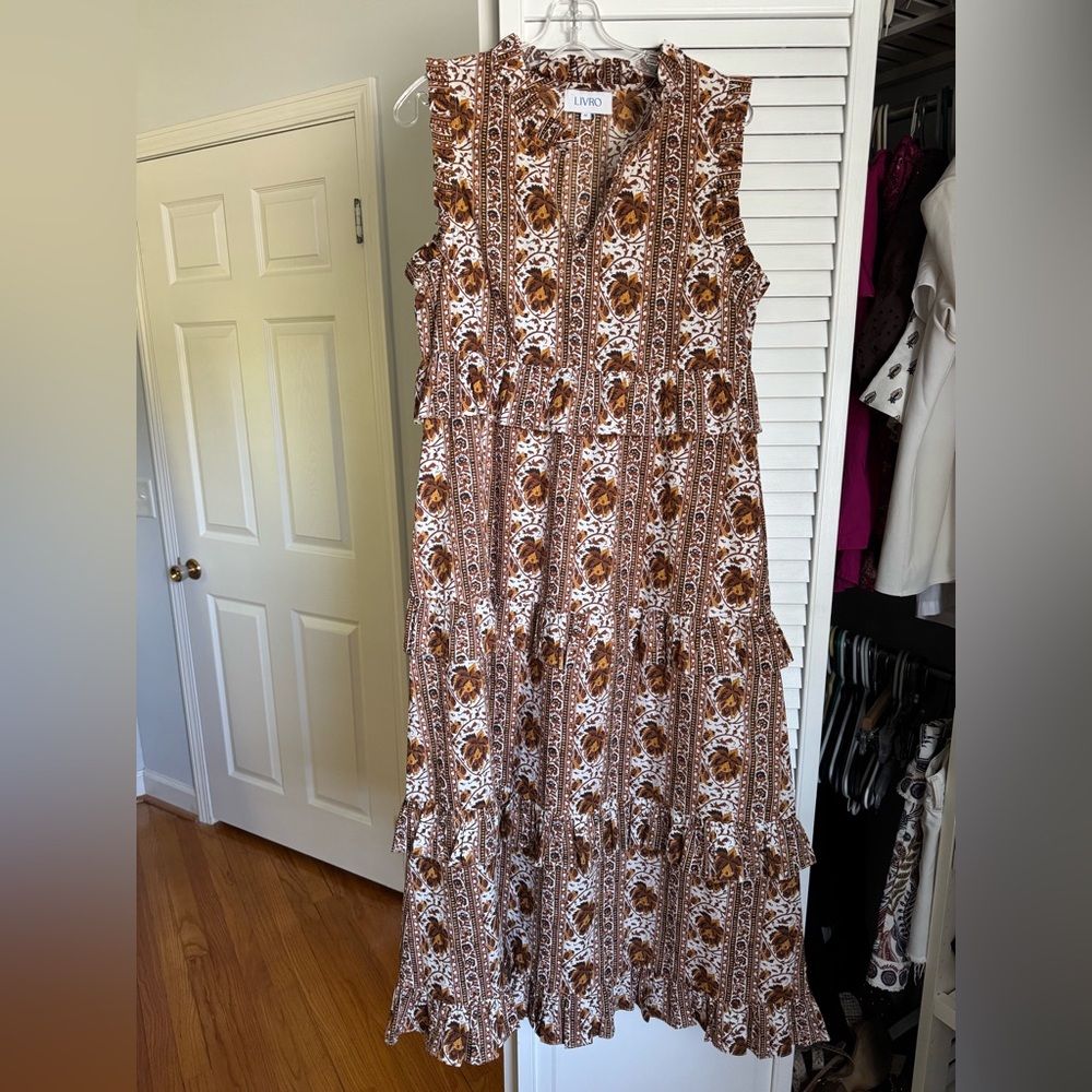 Livro Ruffle Tiered Midi Dress
